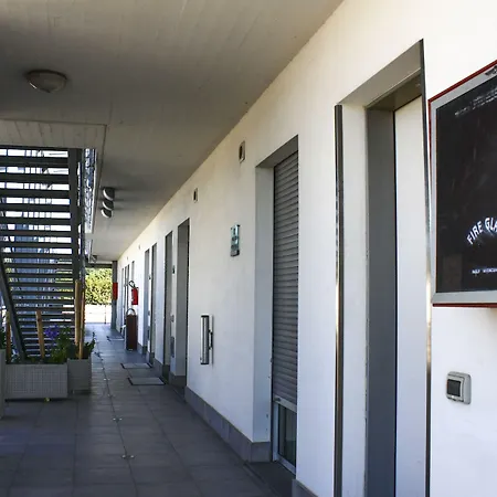 Bed & Business Hotel