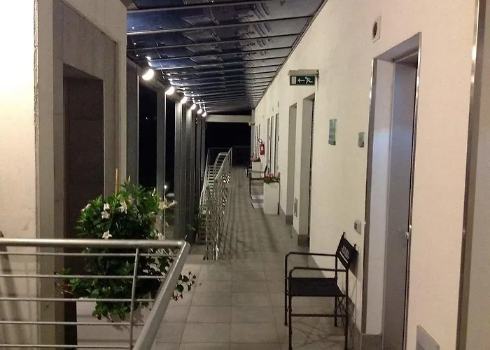 Bed & Business Hotel